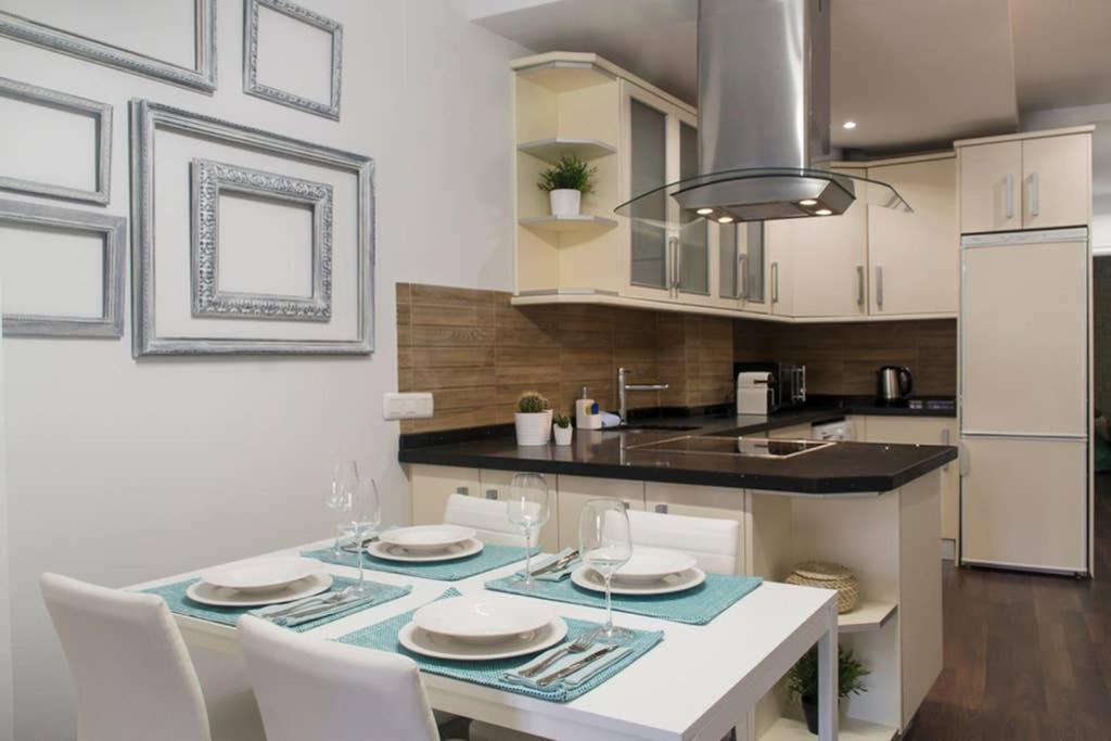 New!!! Luxury City Center & Private Terrace Málaga Exteriör bild